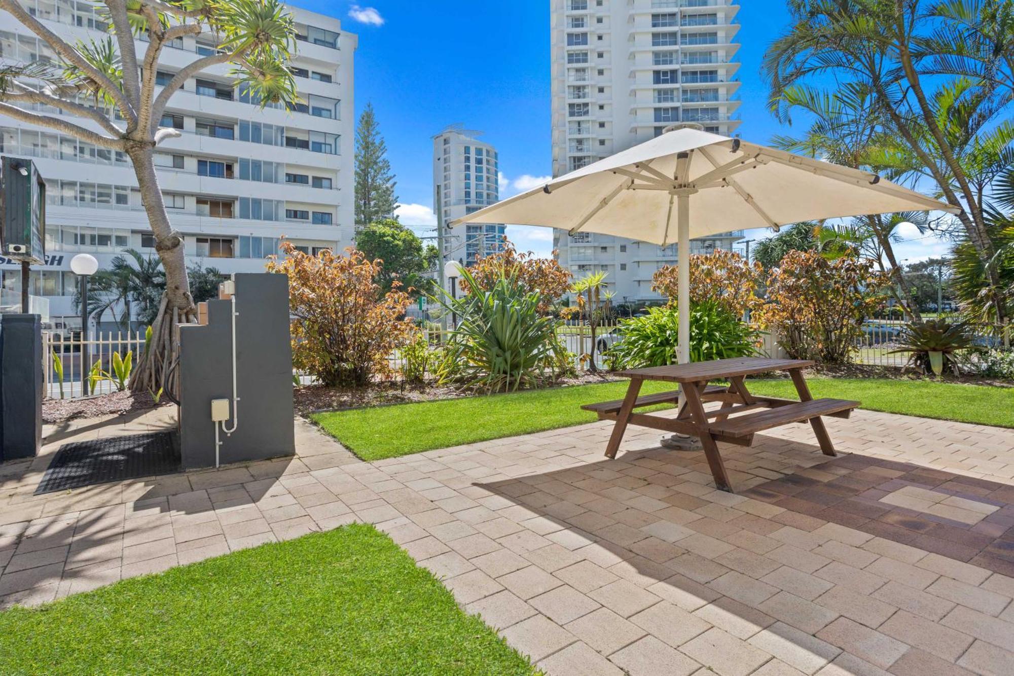 Hi Ho Beach Apartments On Broadbeach Gold Coast Esterno foto
