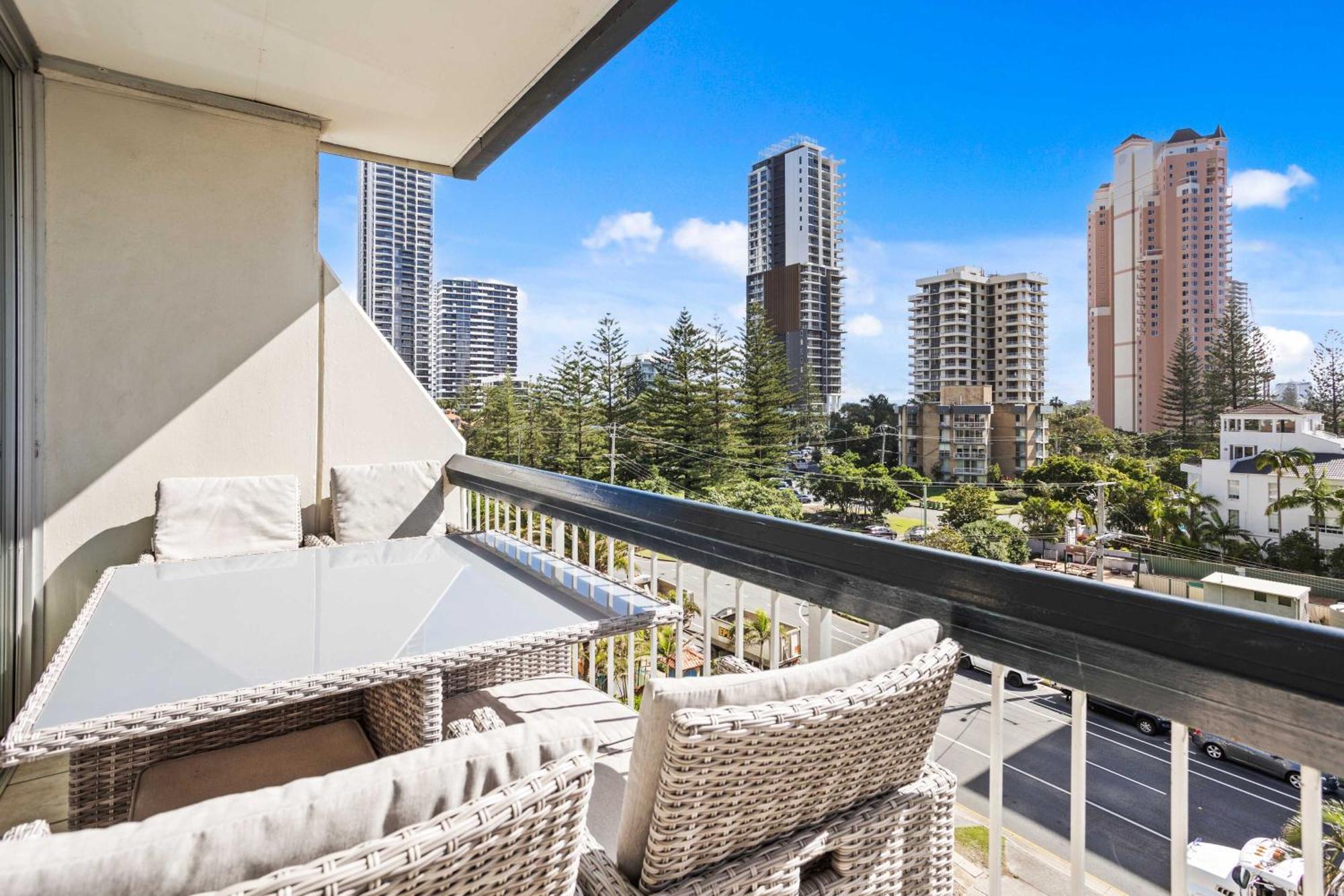 Hi Ho Beach Apartments On Broadbeach Gold Coast Esterno foto