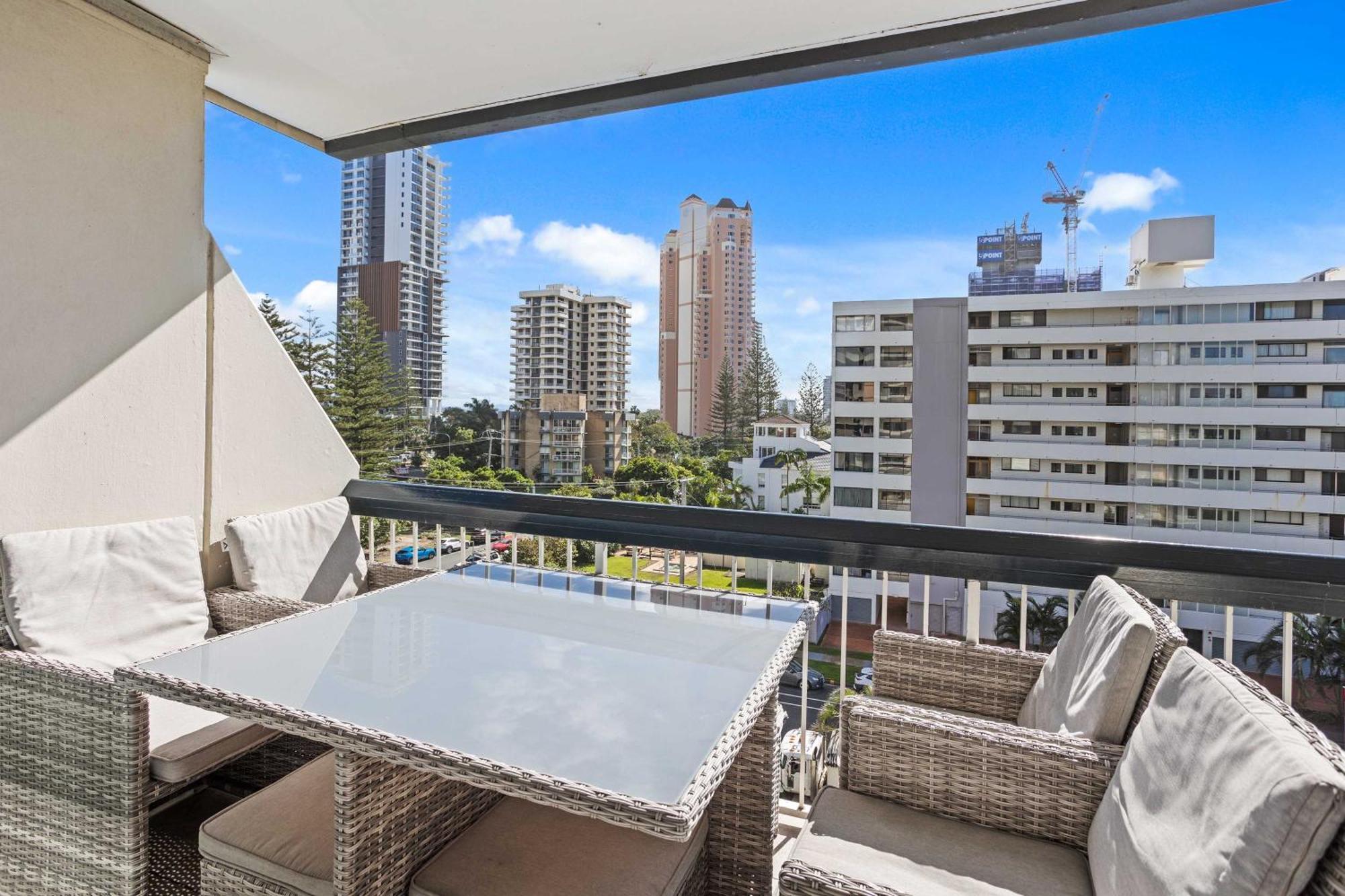 Hi Ho Beach Apartments On Broadbeach Gold Coast Esterno foto