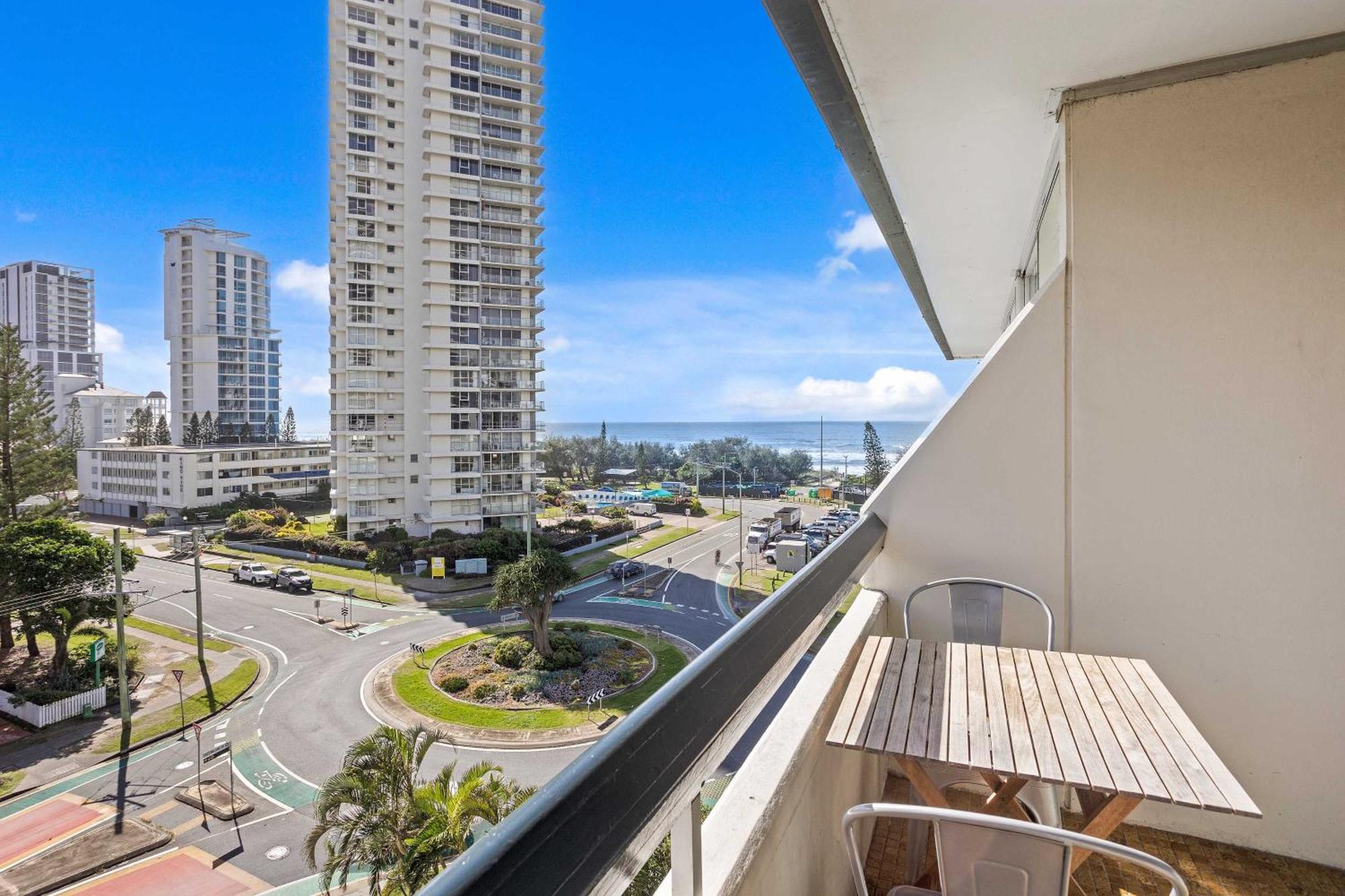 Hi Ho Beach Apartments On Broadbeach Gold Coast Esterno foto