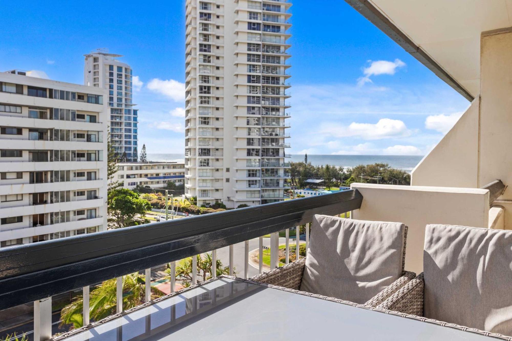 Hi Ho Beach Apartments On Broadbeach Gold Coast Esterno foto